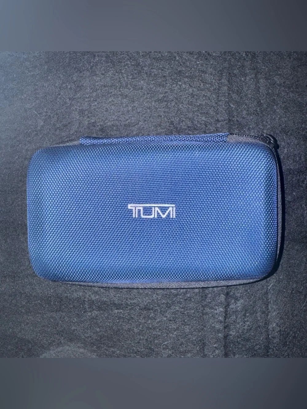 Tumi Delta Airlines Black Hard Shell Amenity Kit Kiehls Skincare Travel Set